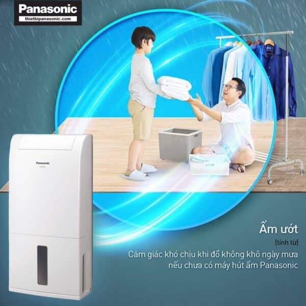 Sử dụng Máy hút ẩm PanasonicF-YCT14V để loại bỏ cảm giác ẩm ướt trên quần áo vào những ngày mưa