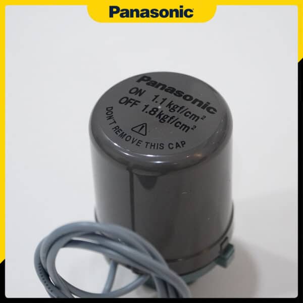 Thông số kỹ thuật được in trên rơ le máy bơm tăng áp Panasonic