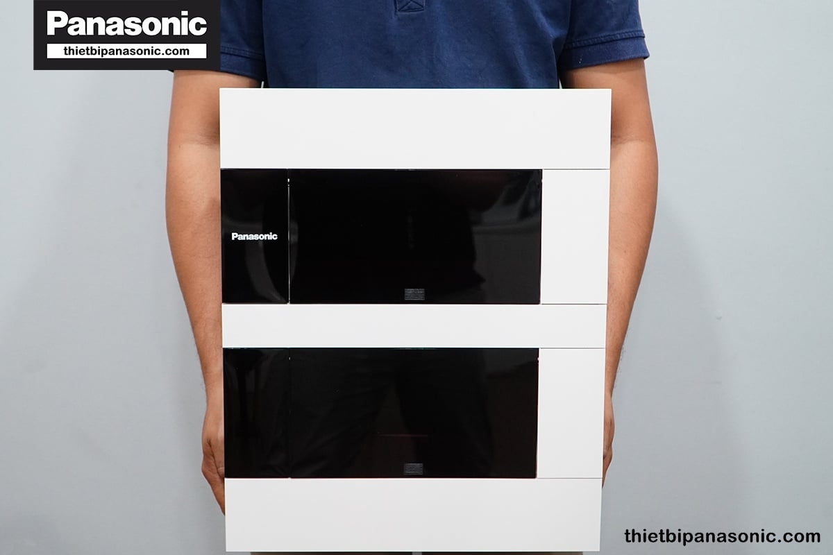 Hình ảnh thực tế của Tủ điện Panasonic 24 đường màu trắng (BQDX24T11A)