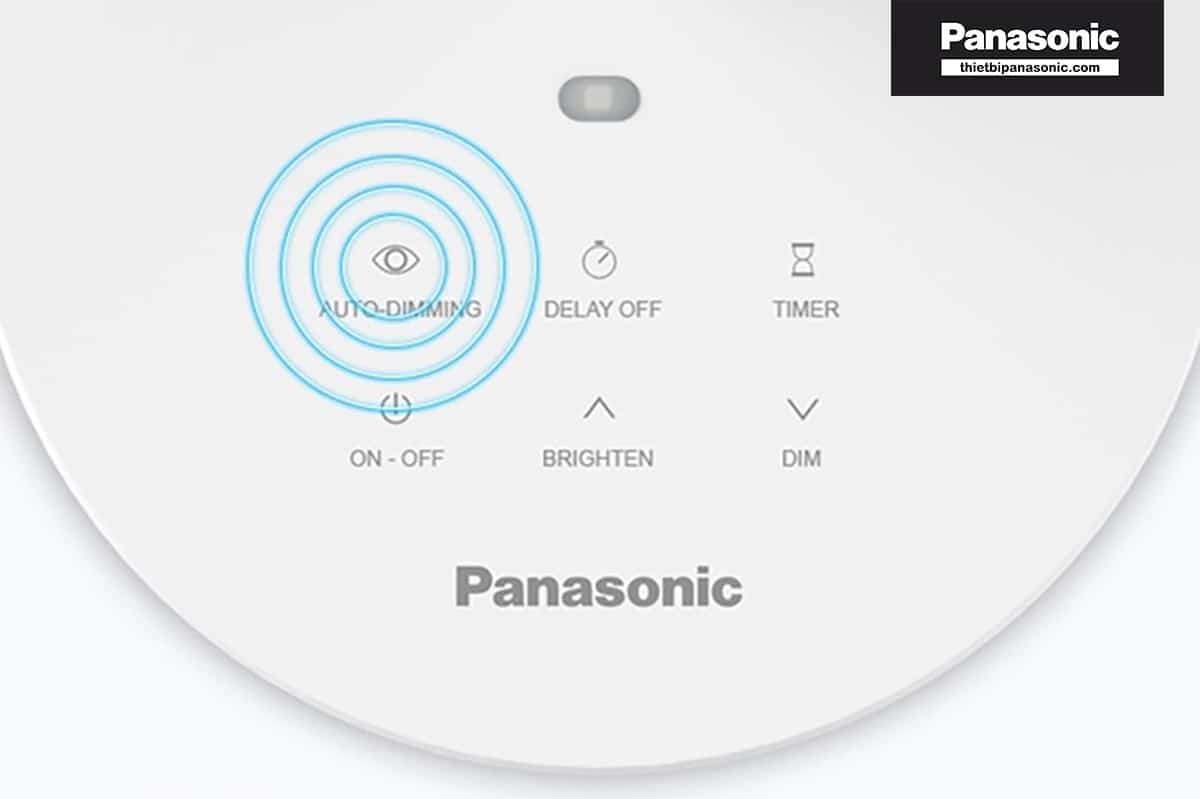 Khu vực điều khiển chạm cảm ứng trên mẫu Đèn bàn chống cận Panasonic HHLT042119