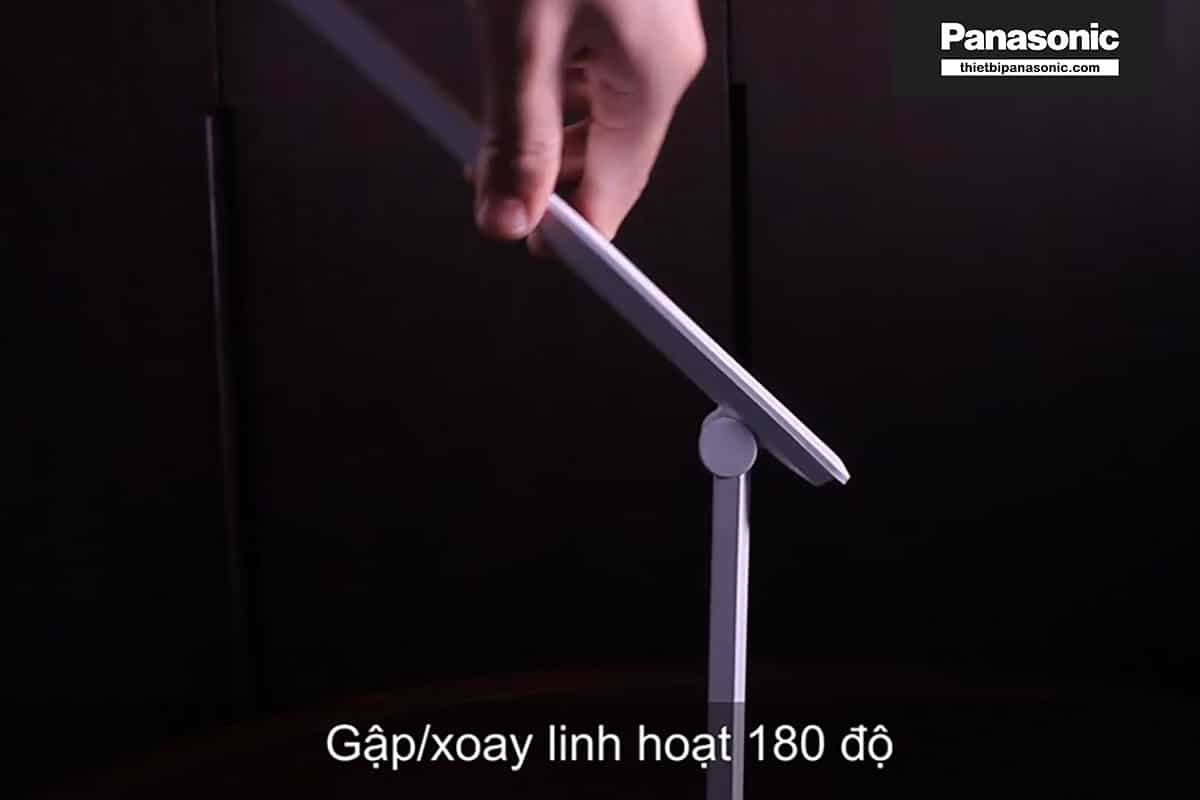 Đèn bàn LED Panasonic HH-LT062819 có thể gập xoay linh hoạt 180 độ