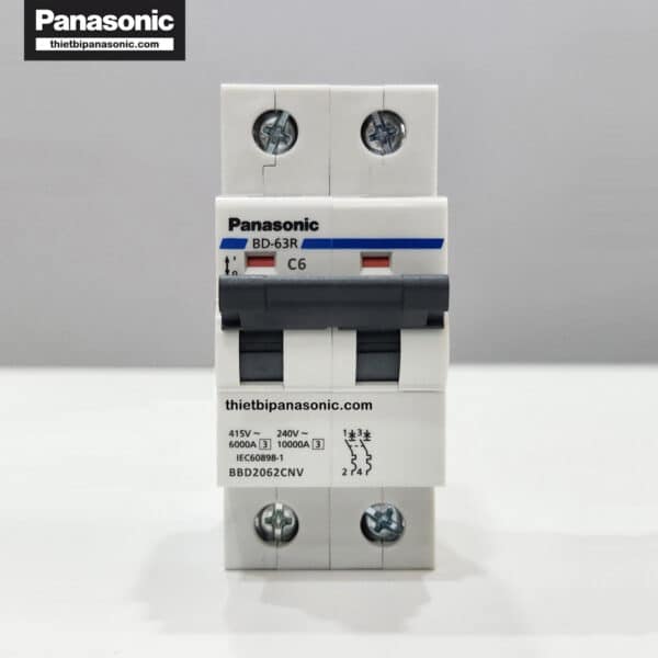MCB Panasonic 2P 6A 6kA 240VAC ở trạng thái bật