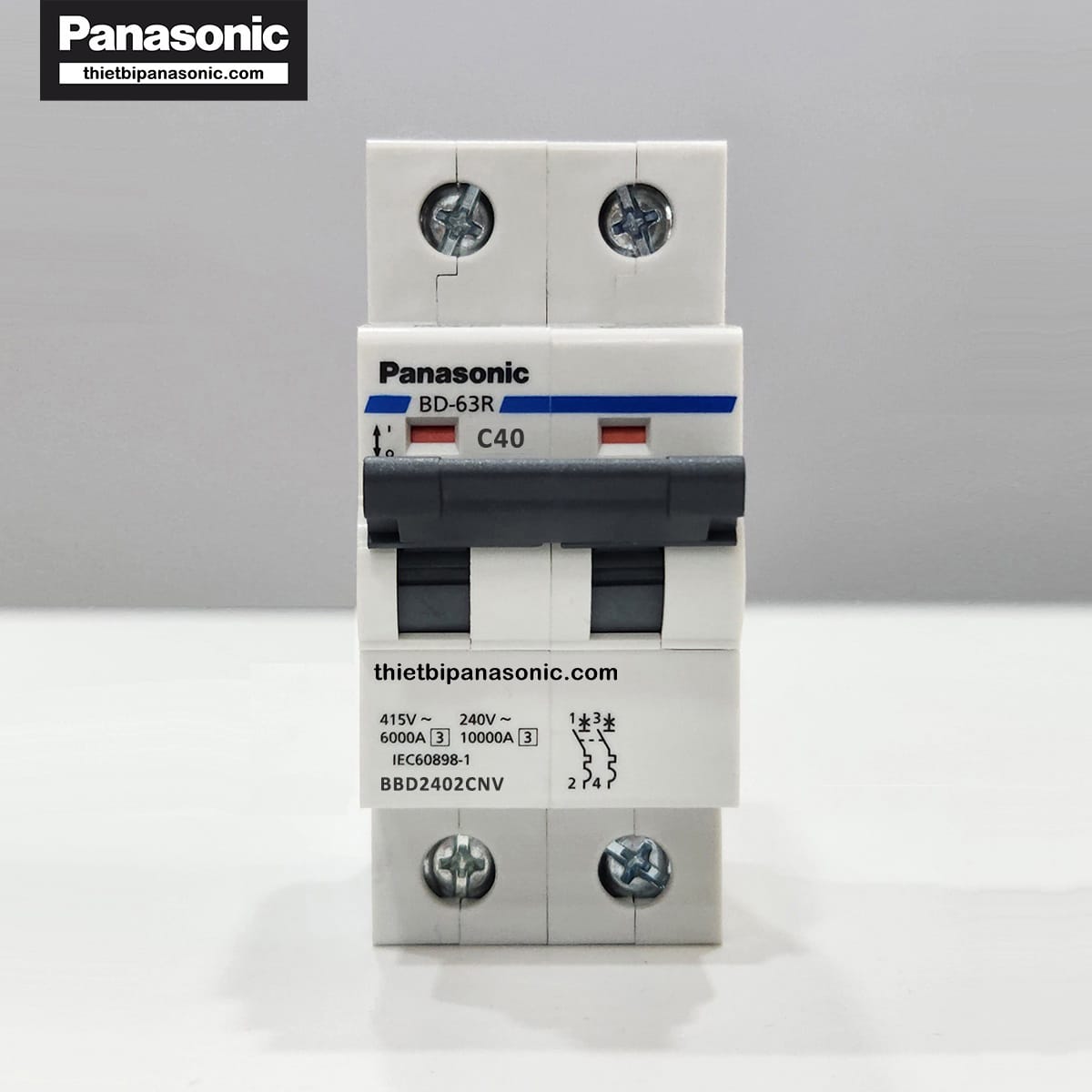 MCB Panasonic 2P 40A 6kA 240VAC ở trạng thái bật