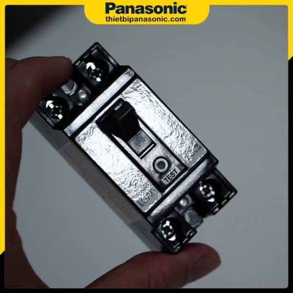 ELB Panasonic BJS3030NA2 30A 30mA 1.5kA với nút cơ test đảm bảo khả năng chống giật trong quá trình sử dụng sản phẩm