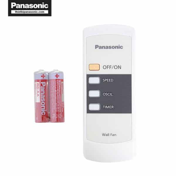 Quạt treo tường Panasonic F-409MG sử dụng remote nhỏ gọn với 2 viên pin tiểu loại AA